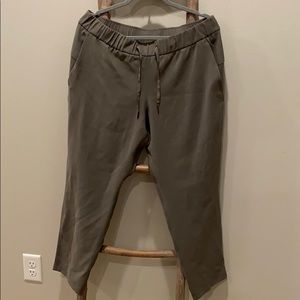 Lulu on the fly sage green pant